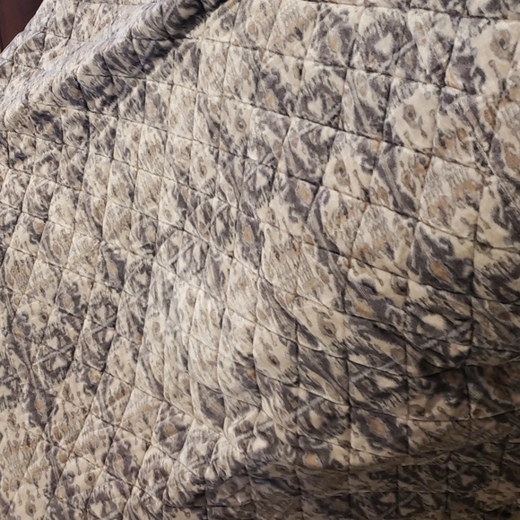 Pottery Barn Bedding Pottery Barn Velvet Quilt King Size And 3 European Shams Poshmark